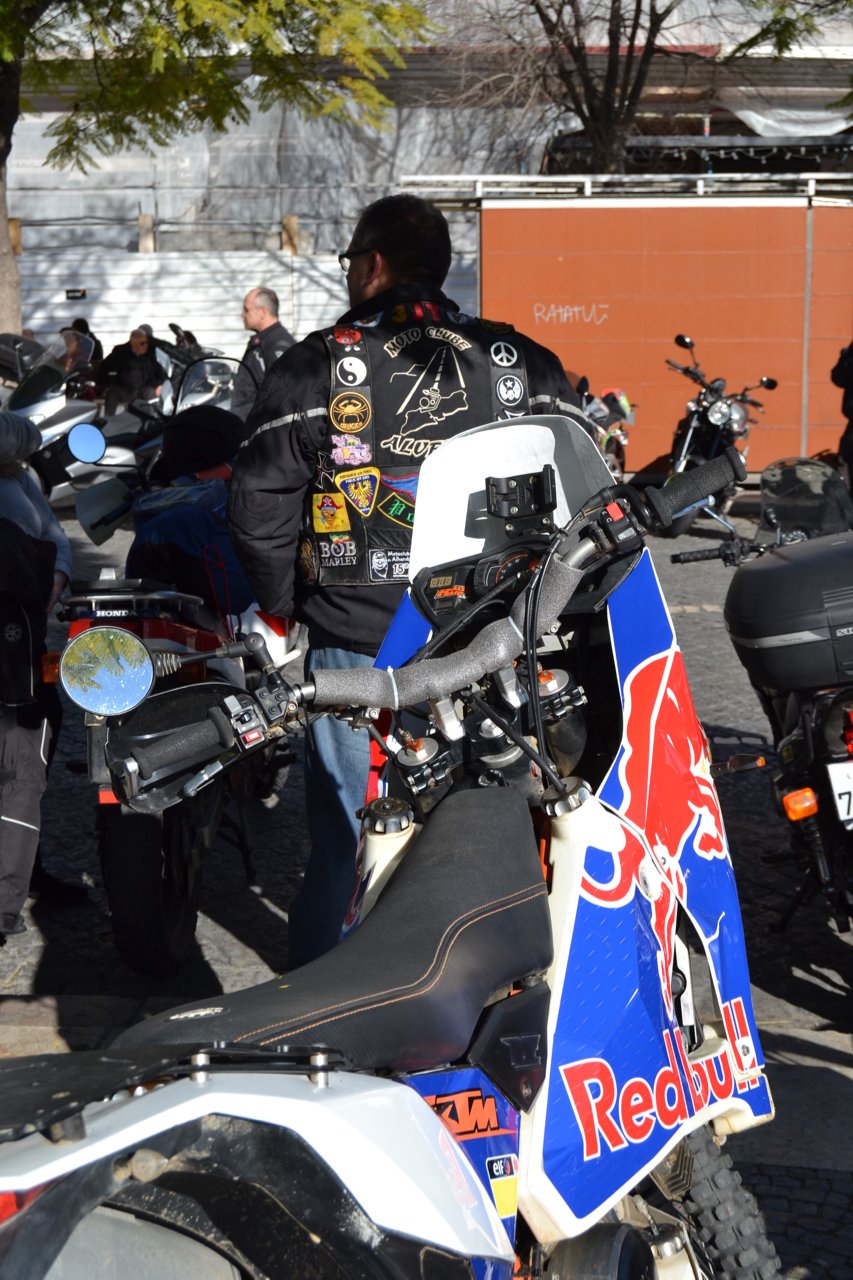 Manifestação de milhares de motociclistas no Rossio contra as medidas do Governo.