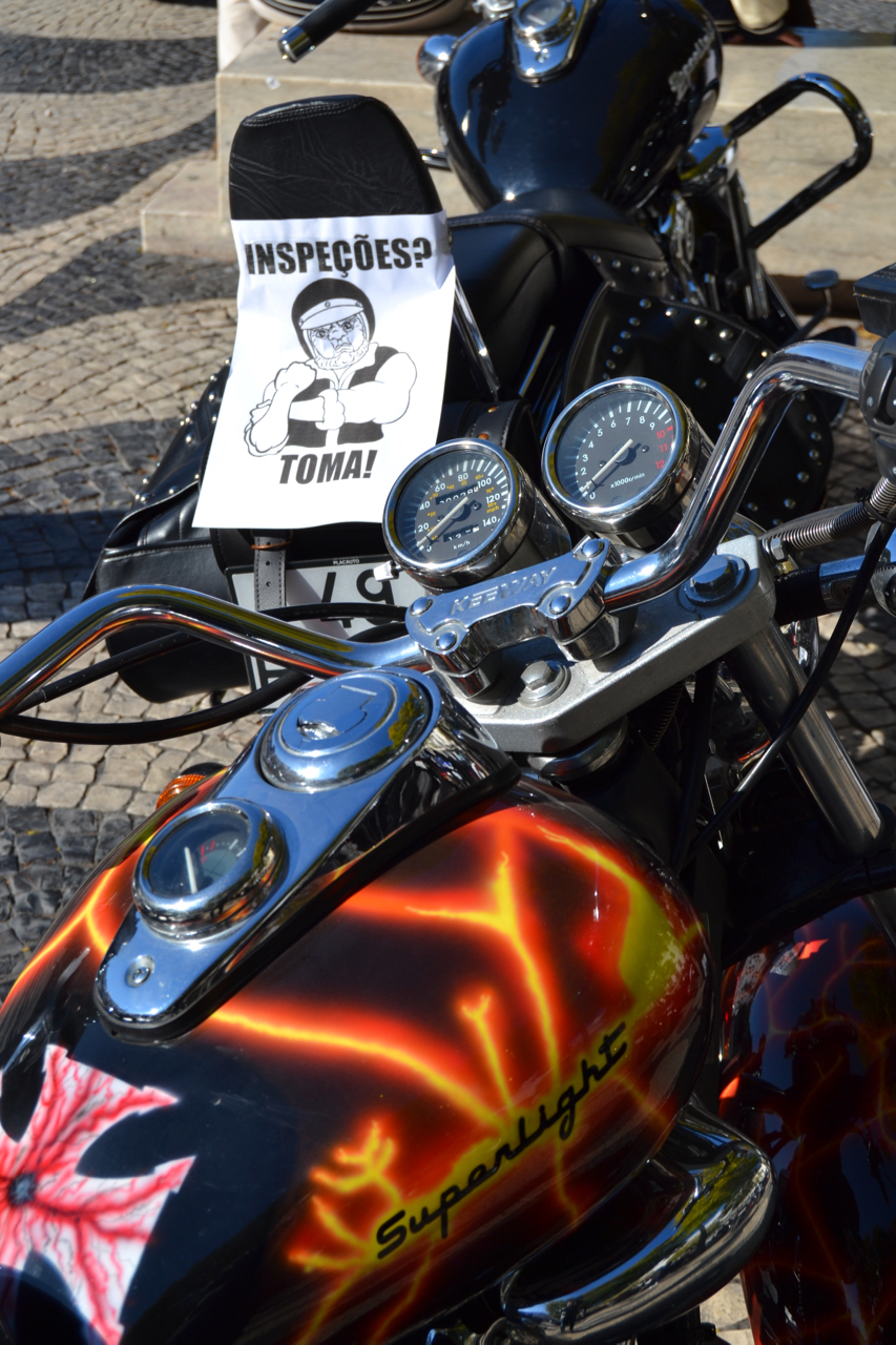 Manifestação de milhares de motociclistas no Rossio contra as medidas do Governo.