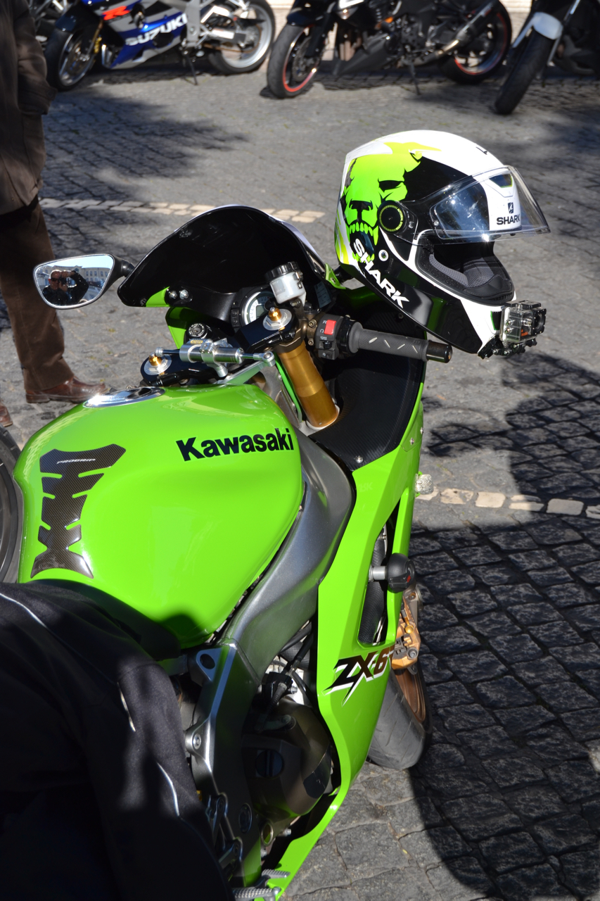 Manifestação de milhares de motociclistas no Rossio contra as medidas do Governo.