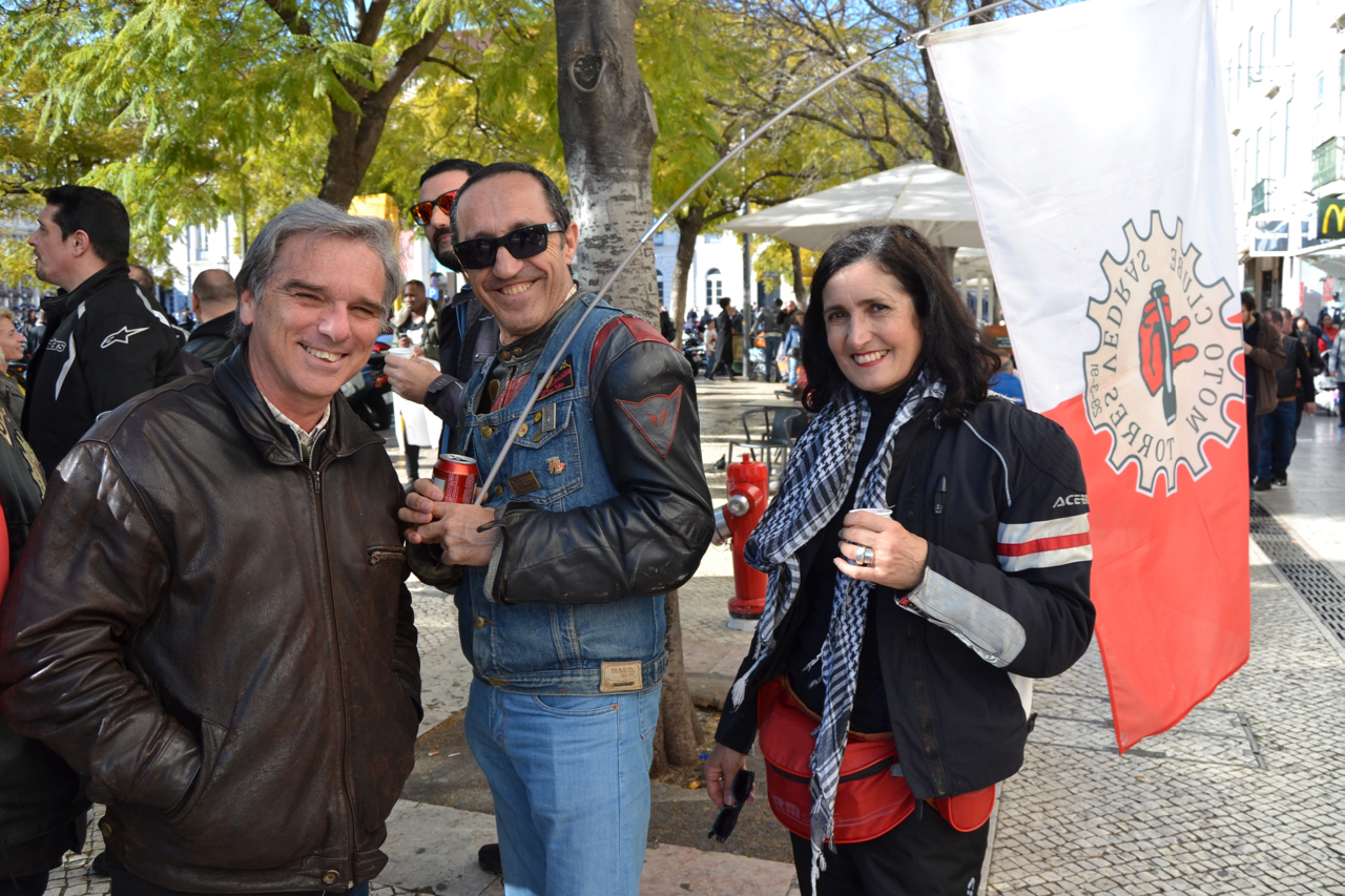 Manifestação de milhares de motociclistas no Rossio contra as medidas do Governo.