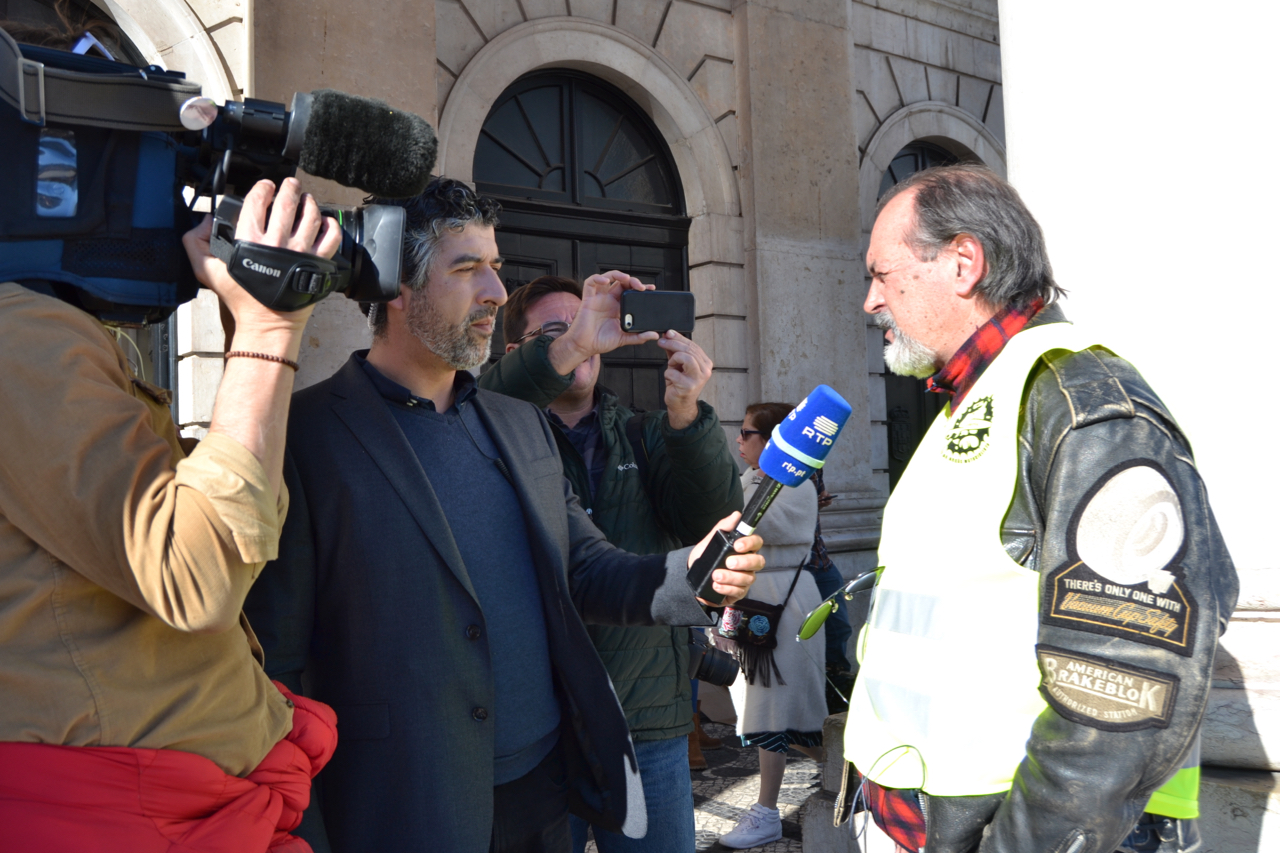 Manifestação de milhares de motociclistas no Rossio contra as medidas do Governo.