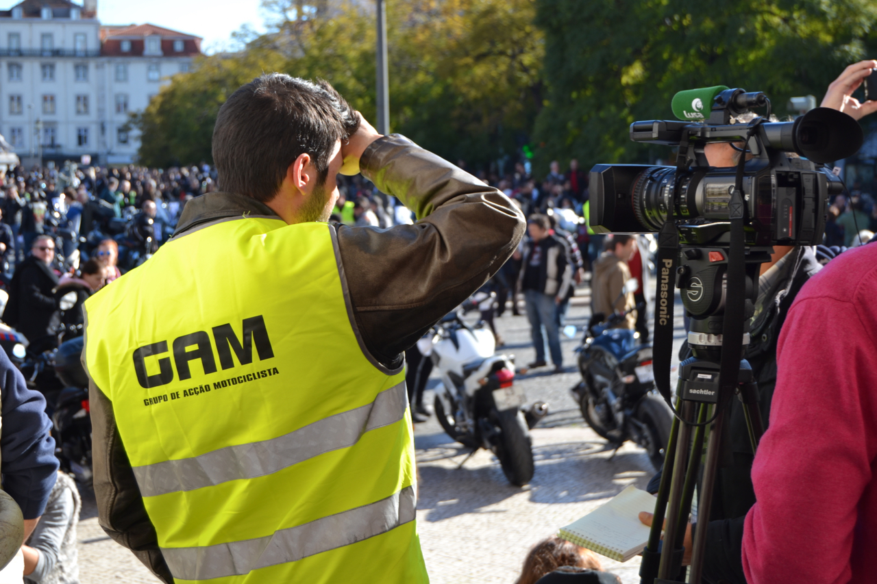 Manifestação de milhares de motociclistas no Rossio contra as medidas do Governo.