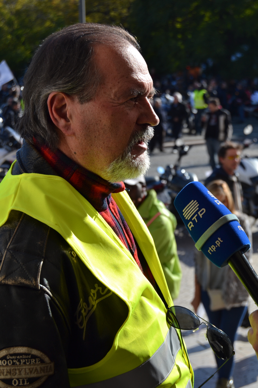 Manifestação de milhares de motociclistas no Rossio contra as medidas do Governo.