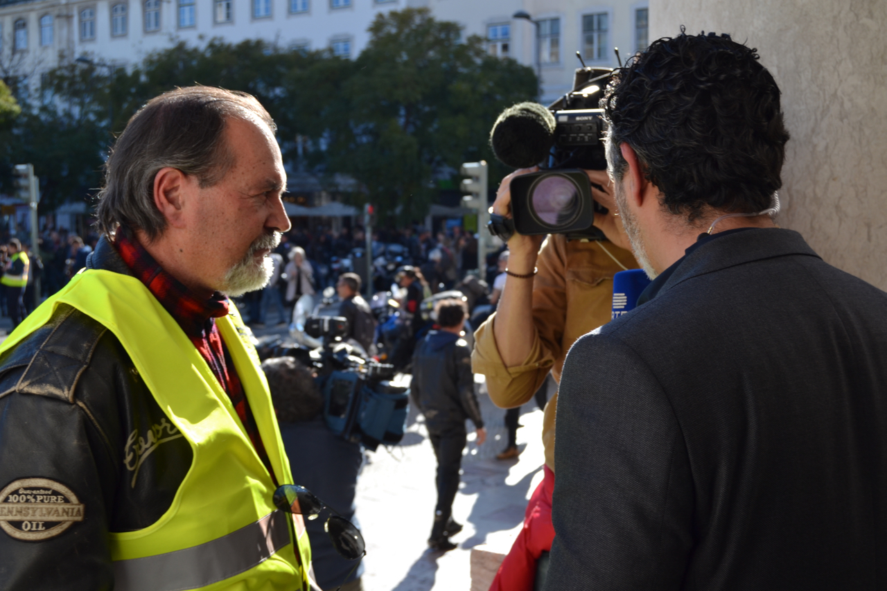Manifestação de milhares de motociclistas no Rossio contra as medidas do Governo.