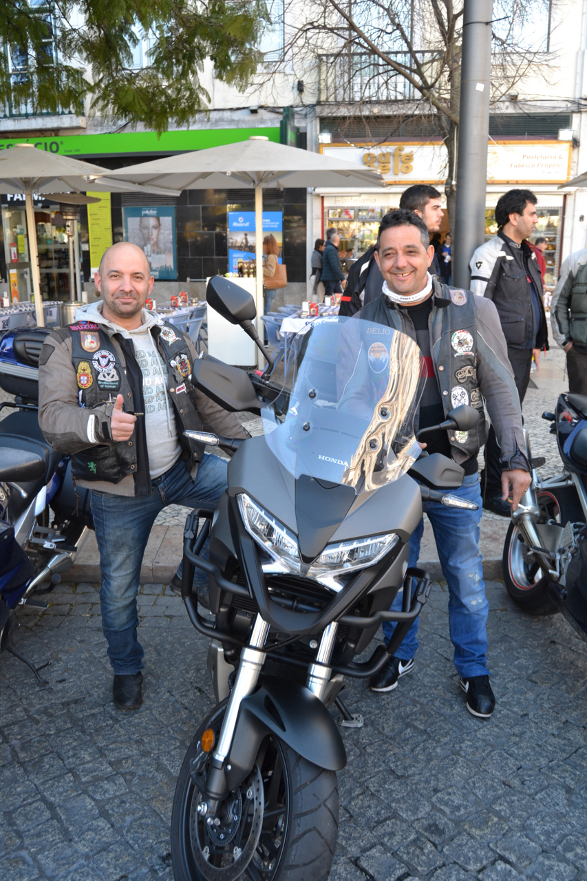 Manifestação de milhares de motociclistas no Rossio contra as medidas do Governo.