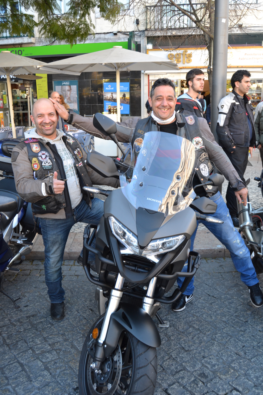 Manifestação de milhares de motociclistas no Rossio contra as medidas do Governo.