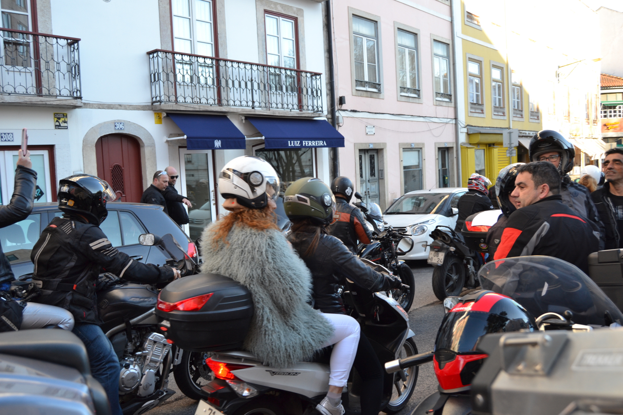 Manifestação de milhares de motociclistas no Rossio contra as medidas do Governo.