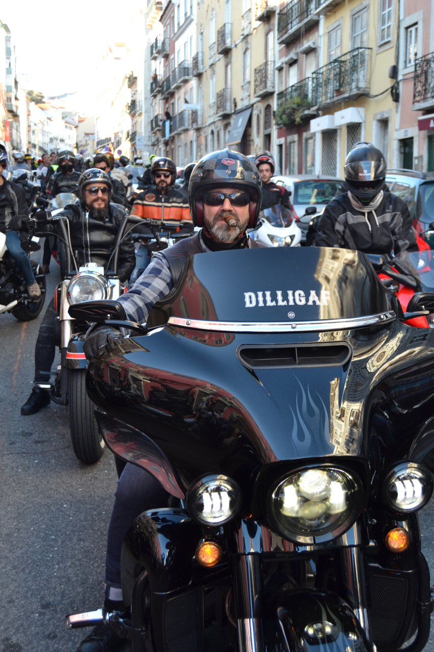 Manifestação de milhares de motociclistas no Rossio contra as medidas do Governo.