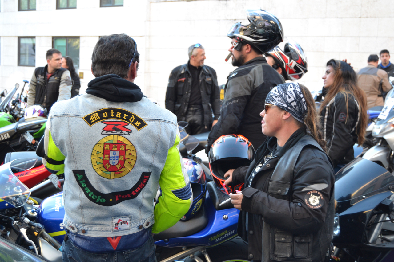 Manifestação de milhares de motociclistas no Rossio contra as medidas do Governo.