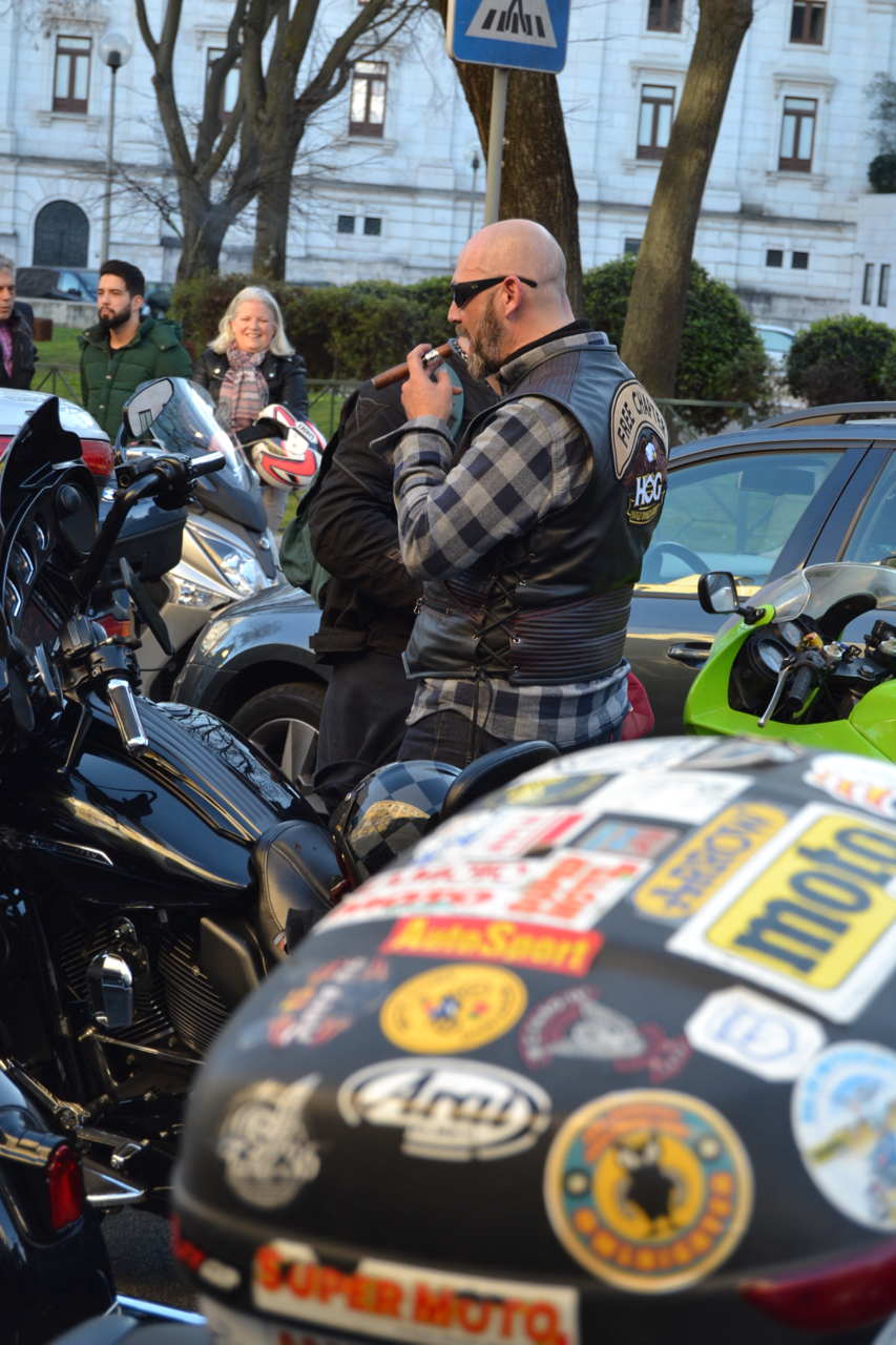 Manifestação de milhares de motociclistas no Rossio contra as medidas do Governo.