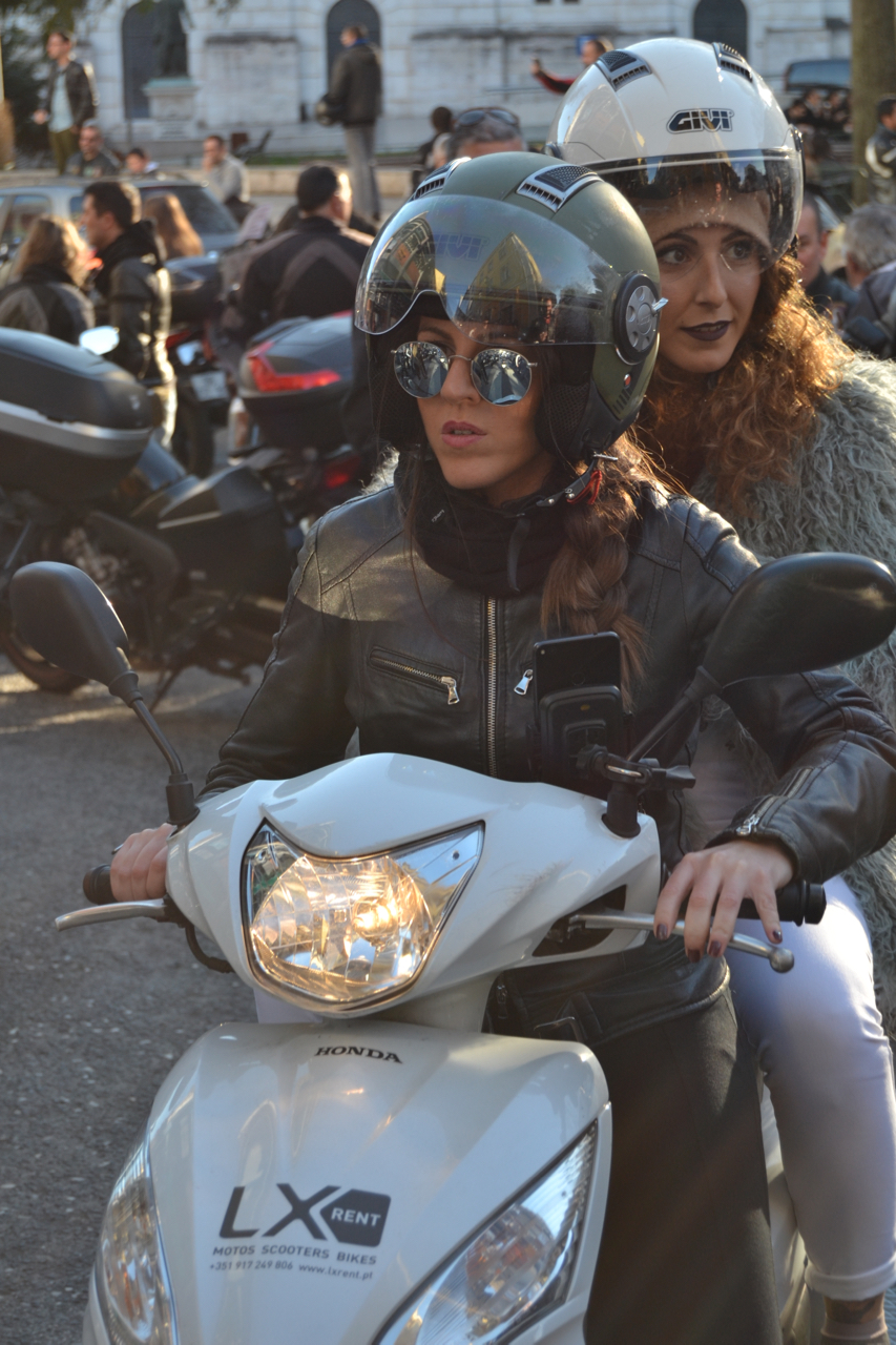 Manifestação de milhares de motociclistas no Rossio contra as medidas do Governo.