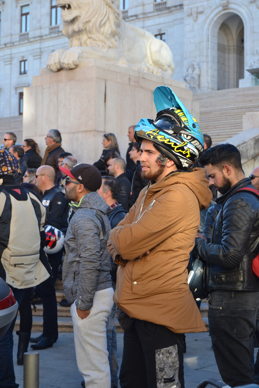Manifestação de milhares de motociclistas no Rossio contra as medidas do Governo.