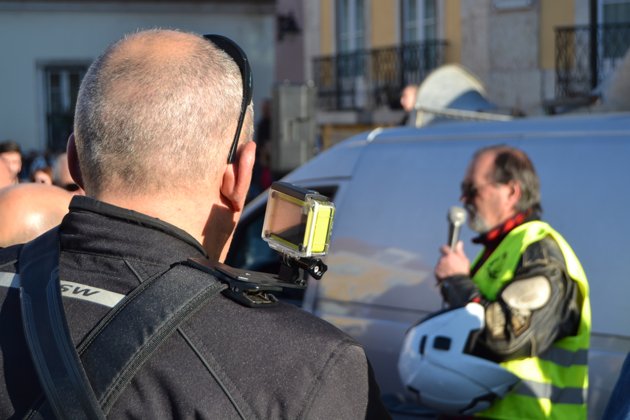 Manifestação de milhares de motociclistas no Rossio contra as medidas do Governo.