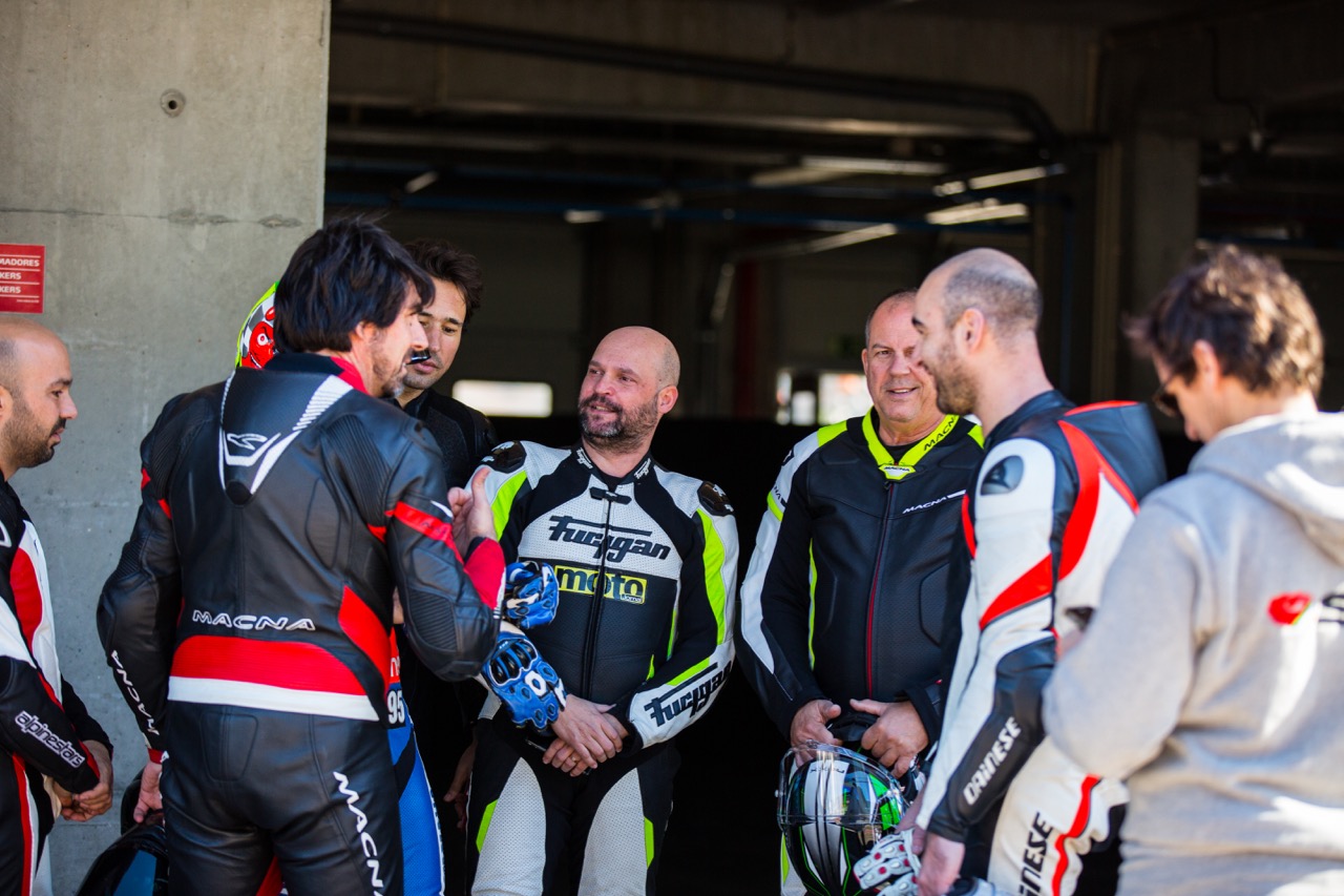 Ensaio Yamaha R1M 2018 no Circuito de Portimão