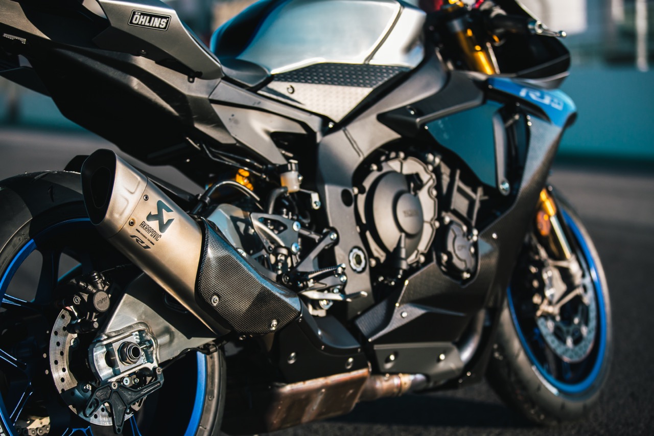 Ensaio Yamaha R1M 2018 no Circuito de Portimão