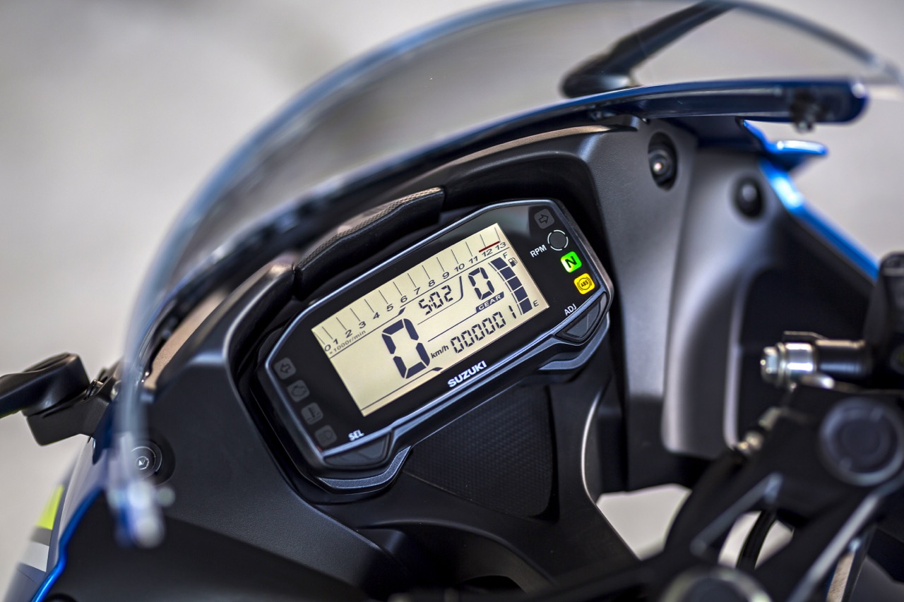 SUZUKI ATACA FORTE NO SEGMENTO DAS 125 NAKED E DESPORTIVAS – Ensaios GSX-R125 e GSX-S125