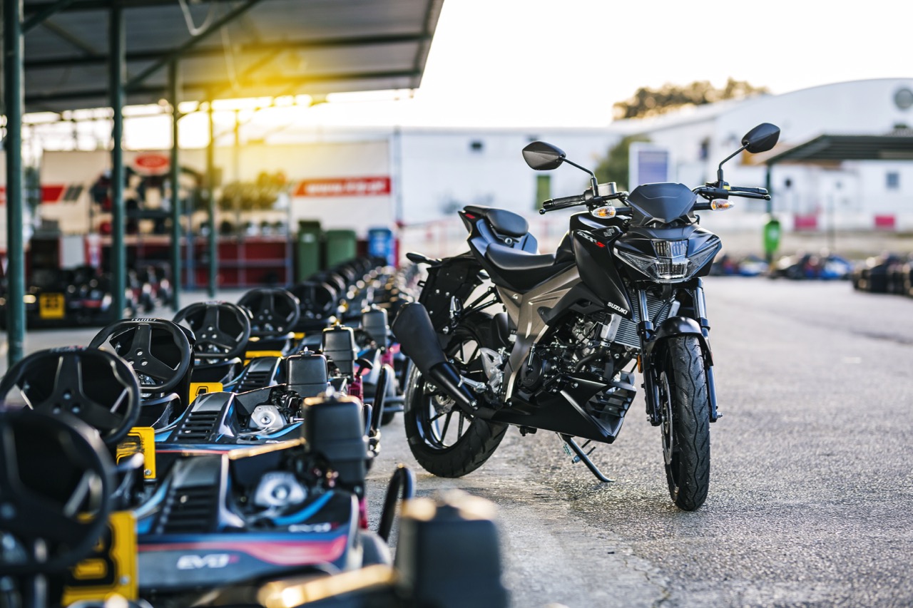 SUZUKI ATACA FORTE NO SEGMENTO DAS 125 NAKED E DESPORTIVAS – Ensaios GSX-R125 e GSX-S125