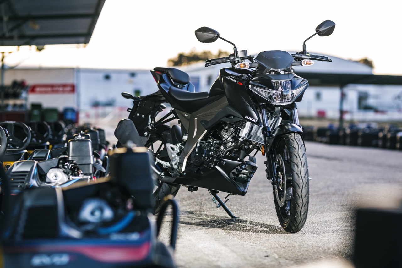 SUZUKI ATACA FORTE NO SEGMENTO DAS 125 NAKED E DESPORTIVAS – Ensaios GSX-R125 e GSX-S125