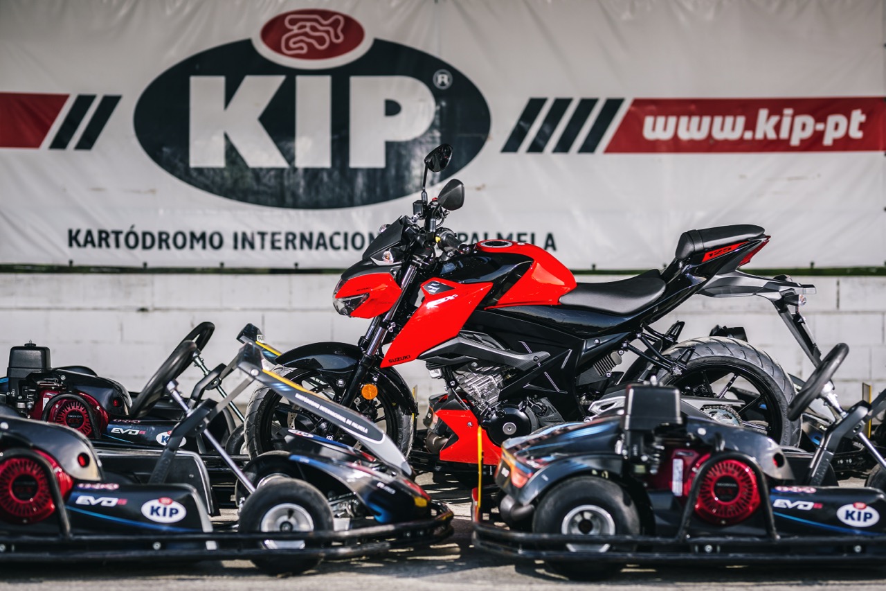 SUZUKI ATACA FORTE NO SEGMENTO DAS 125 NAKED E DESPORTIVAS – Ensaios GSX-R125 e GSX-S125