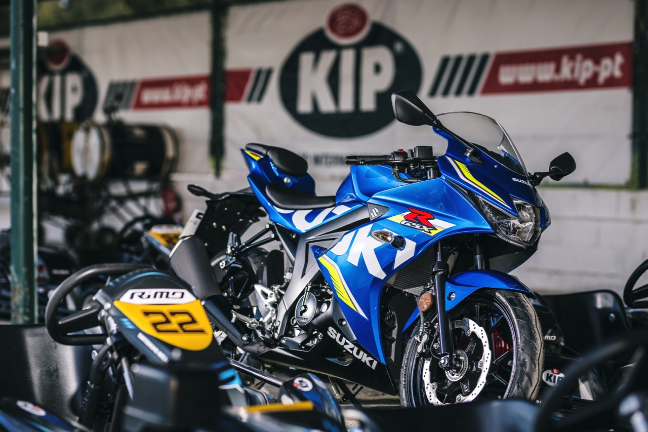 SUZUKI ATACA FORTE NO SEGMENTO DAS 125 NAKED E DESPORTIVAS – Ensaios GSX-R125 e GSX-S125