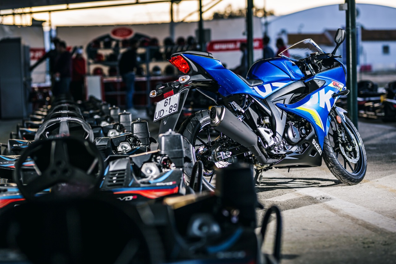 SUZUKI ATACA FORTE NO SEGMENTO DAS 125 NAKED E DESPORTIVAS – Ensaios GSX-R125 e GSX-S125