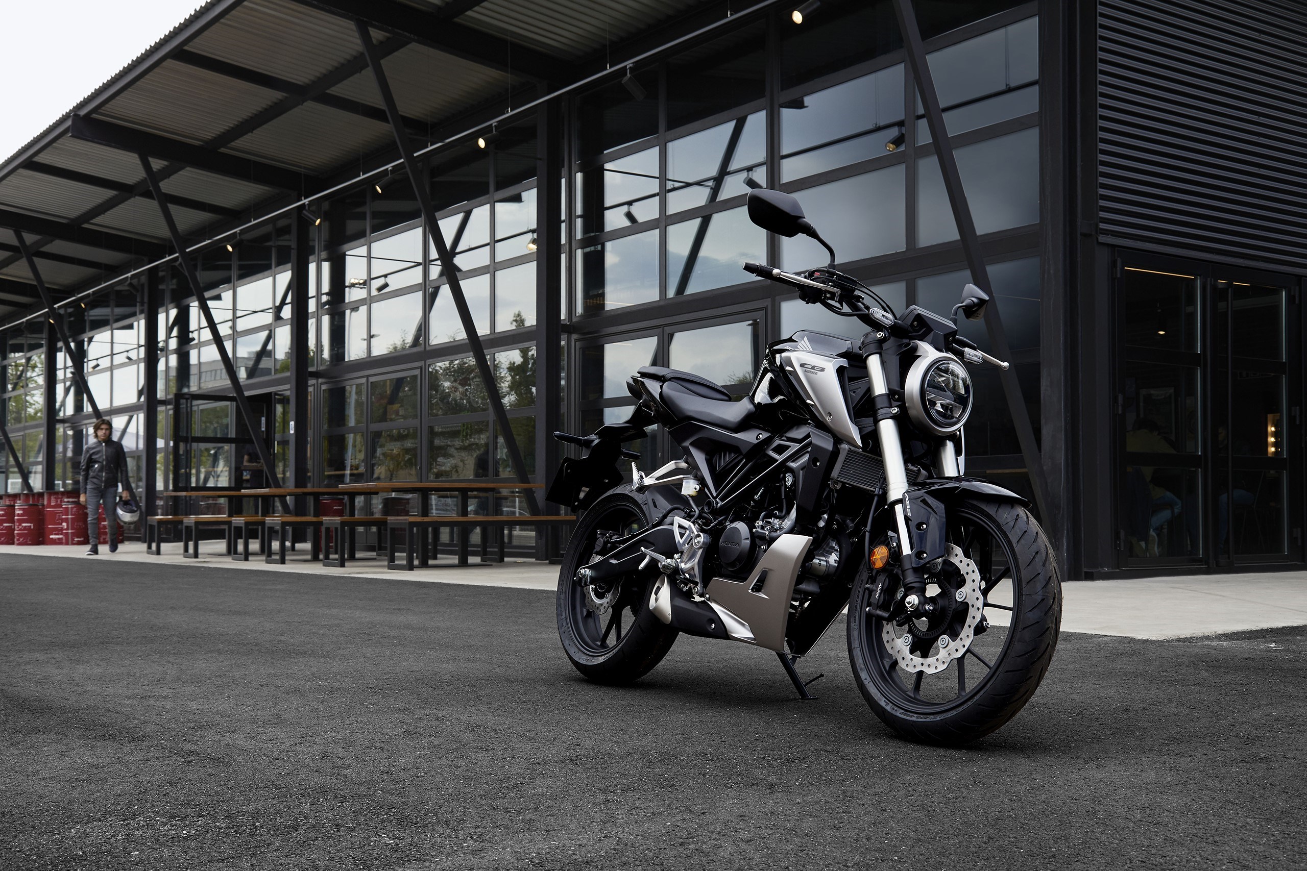 ENSAIO HONDA CB125R de 2018 – Uma Café Racer ao estilo “Neo Sports”