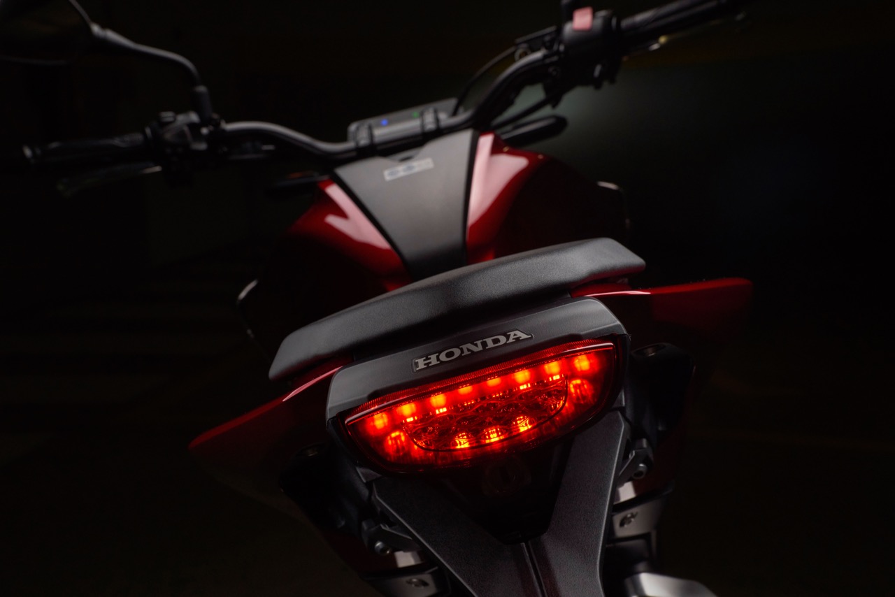 ENSAIO HONDA CB125R de 2018 – Uma Café Racer ao estilo “Neo Sports”