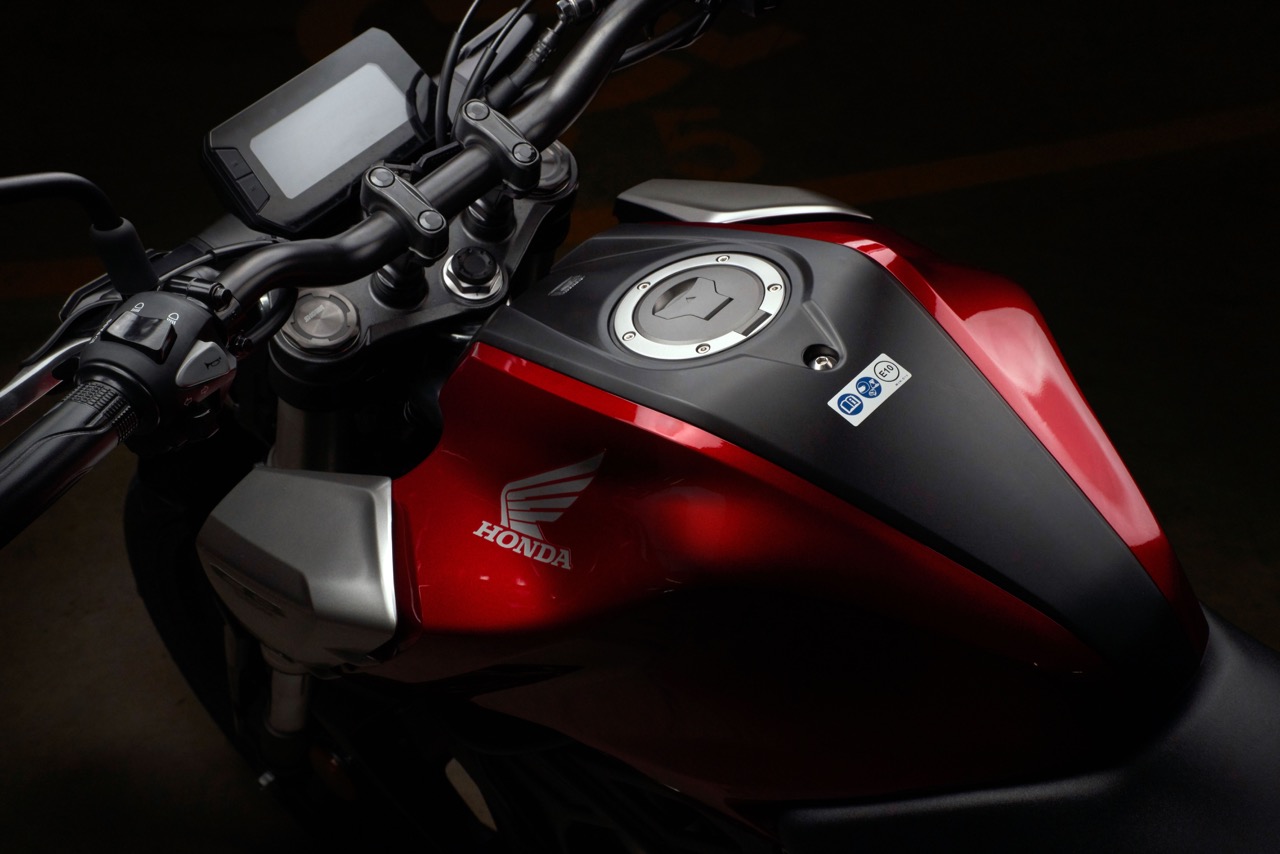 ENSAIO HONDA CB125R de 2018 – Uma Café Racer ao estilo “Neo Sports”