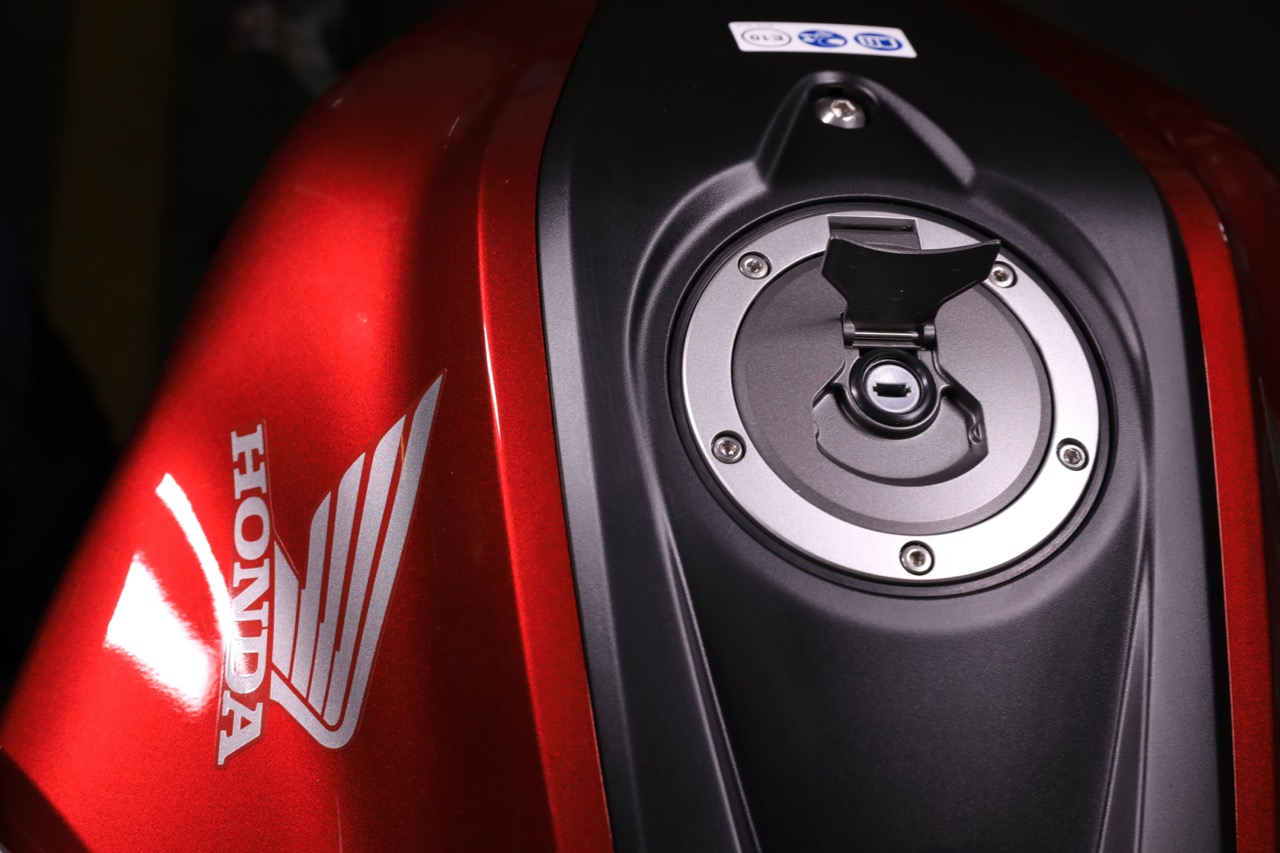 ENSAIO HONDA CB125R de 2018 – Uma Café Racer ao estilo “Neo Sports”