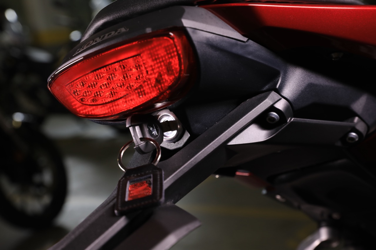 ENSAIO HONDA CB125R de 2018 – Uma Café Racer ao estilo “Neo Sports”