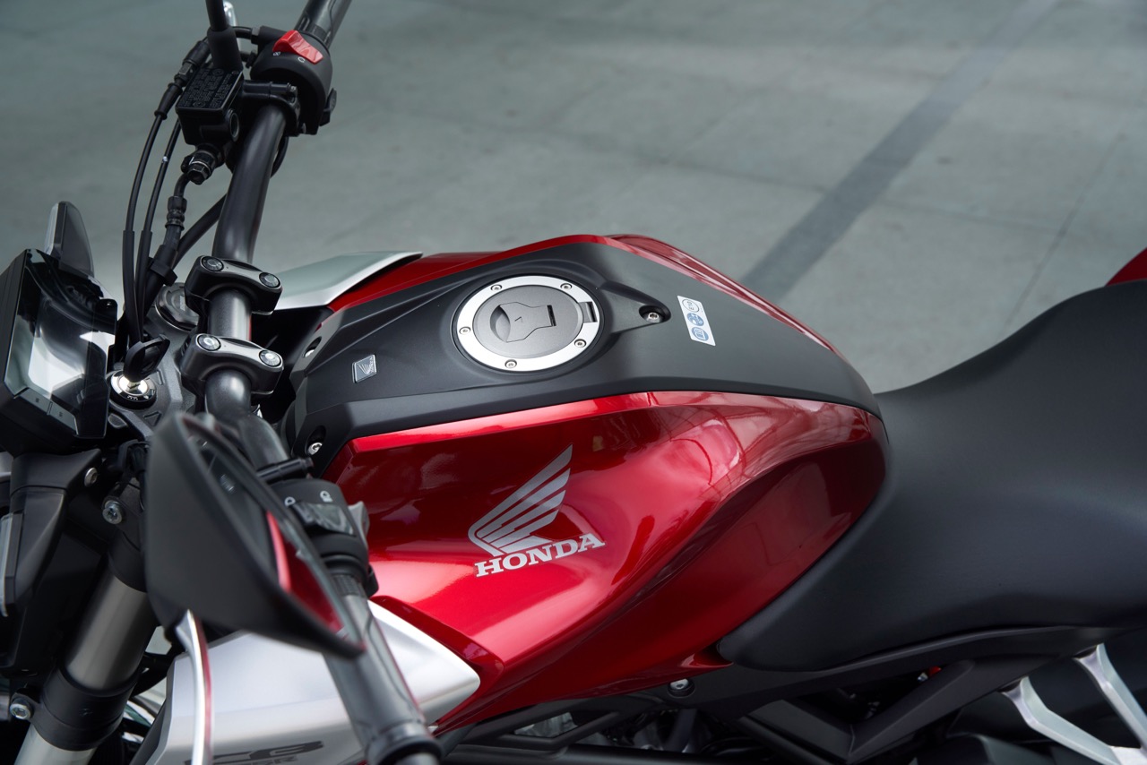 ENSAIO HONDA CB125R de 2018 – Uma Café Racer ao estilo “Neo Sports”