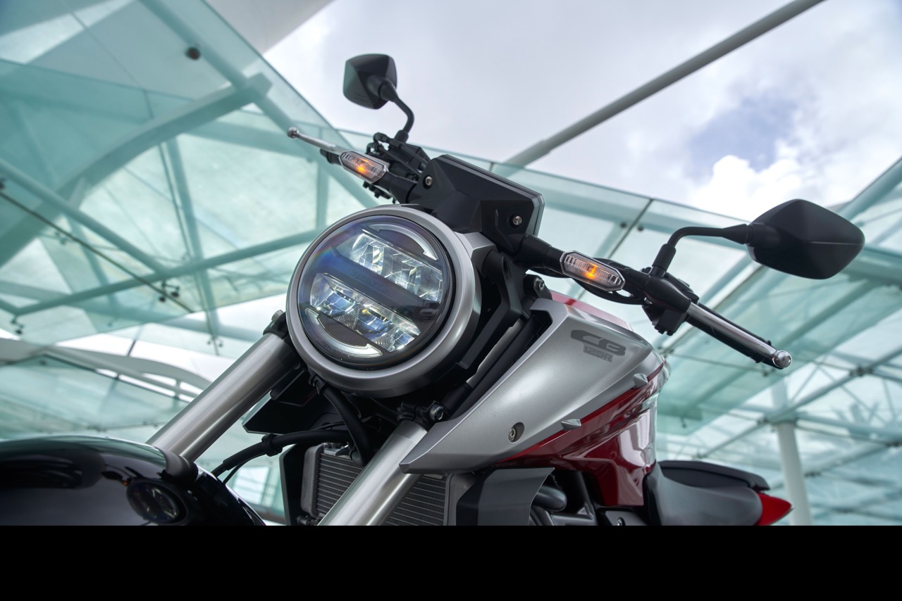 ENSAIO HONDA CB125R de 2018 – Uma Café Racer ao estilo “Neo Sports”