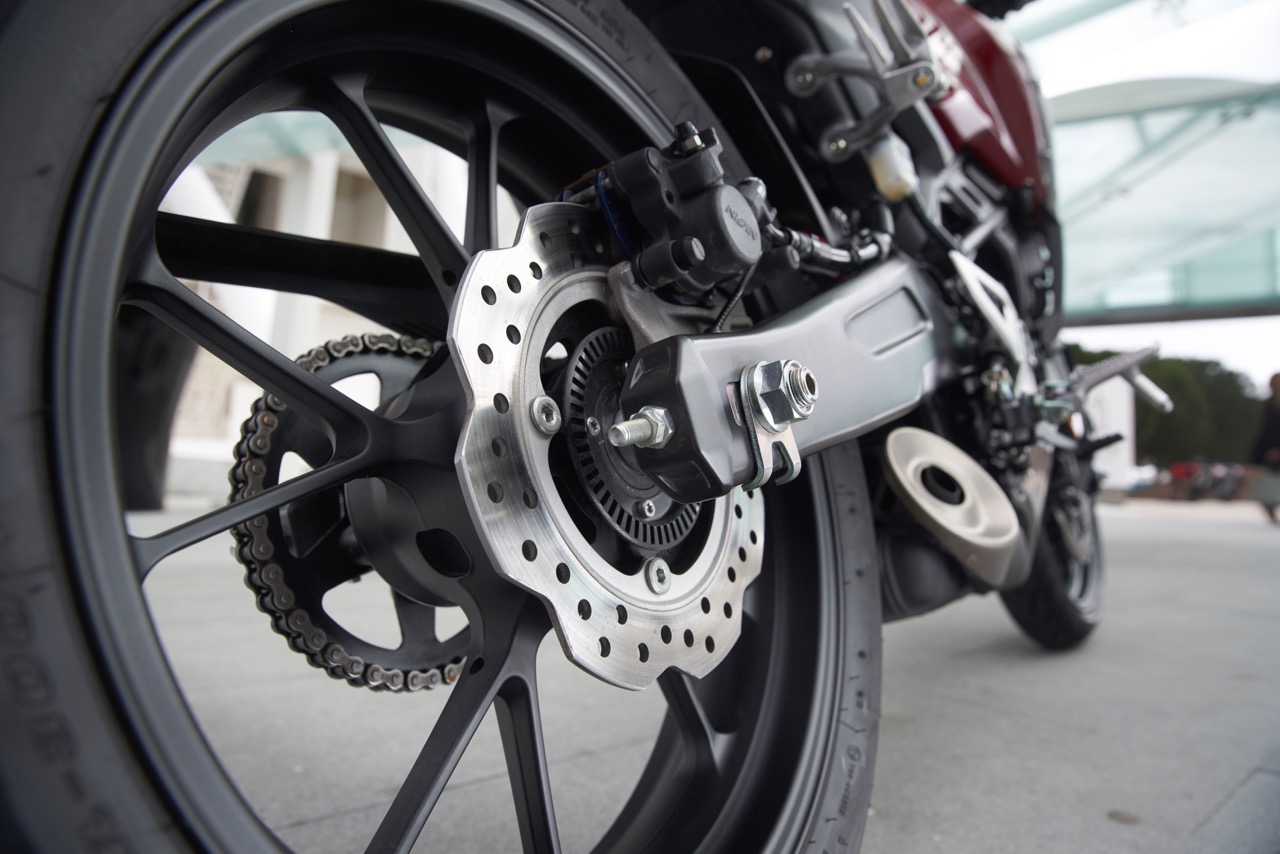 ENSAIO HONDA CB125R de 2018 – Uma Café Racer ao estilo “Neo Sports”