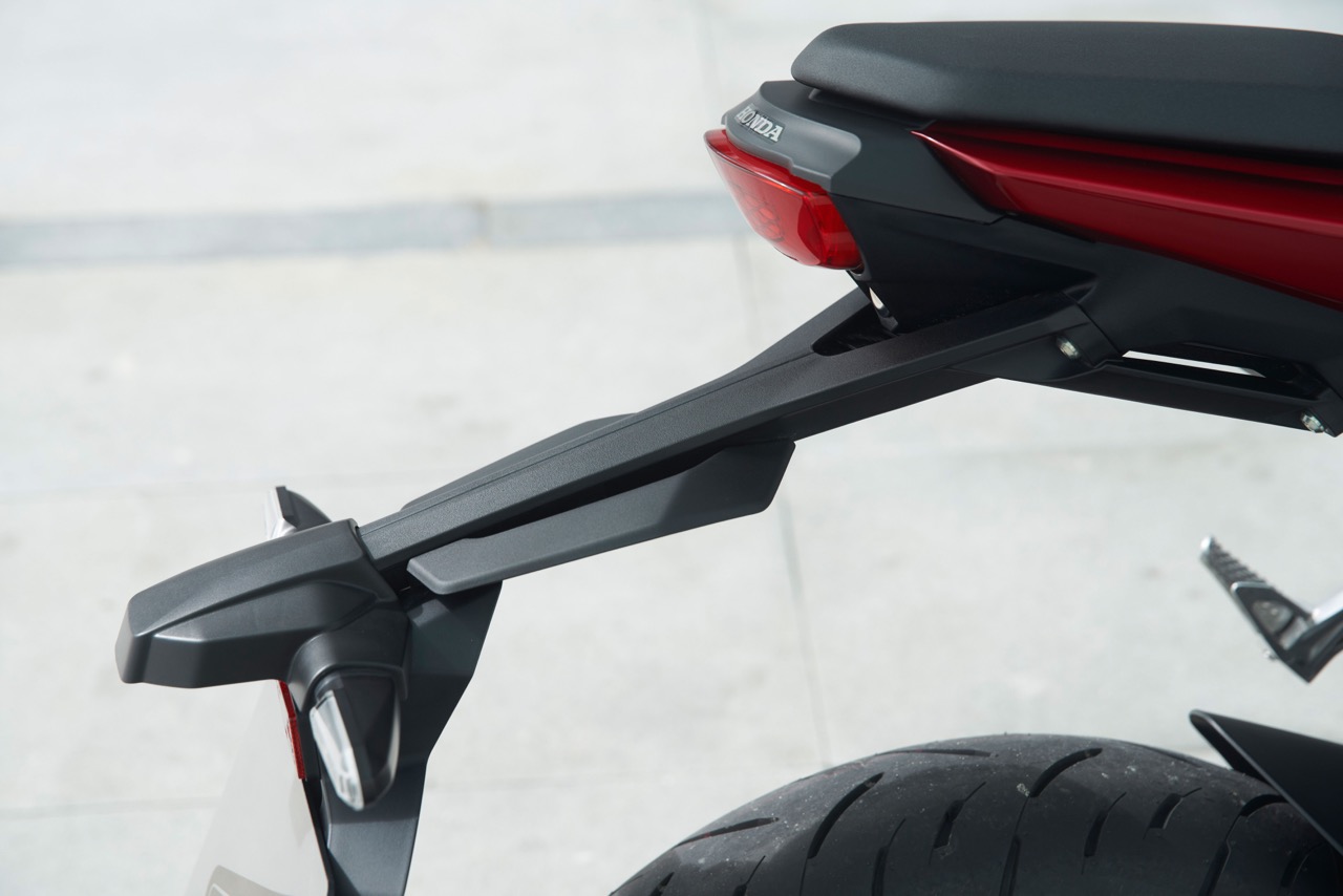 ENSAIO HONDA CB125R de 2018 – Uma Café Racer ao estilo “Neo Sports”