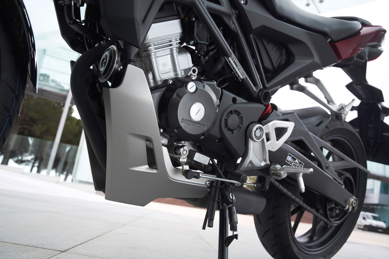 ENSAIO HONDA CB125R de 2018 – Uma Café Racer ao estilo “Neo Sports”