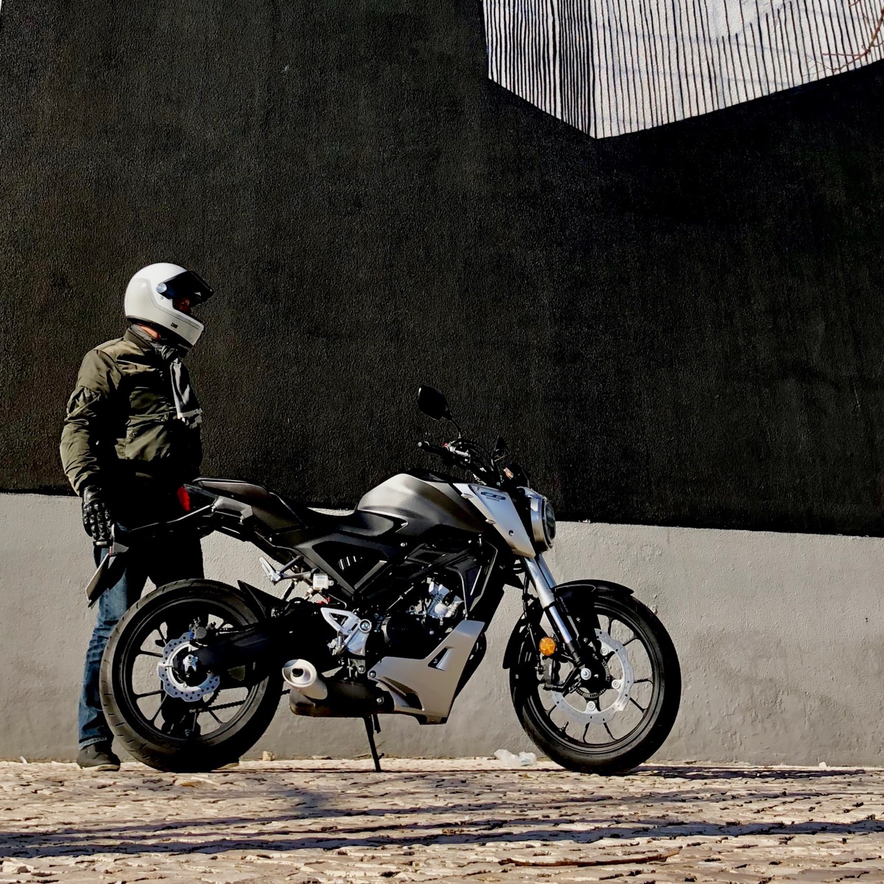 ENSAIO HONDA CB125R de 2018 – Uma Café Racer ao estilo “Neo Sports”