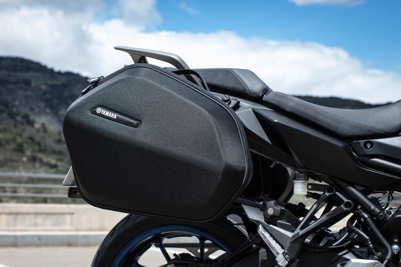 Acessórios Genuínos Yamaha Tracer 900 de 2018 e vestuário de proteção .