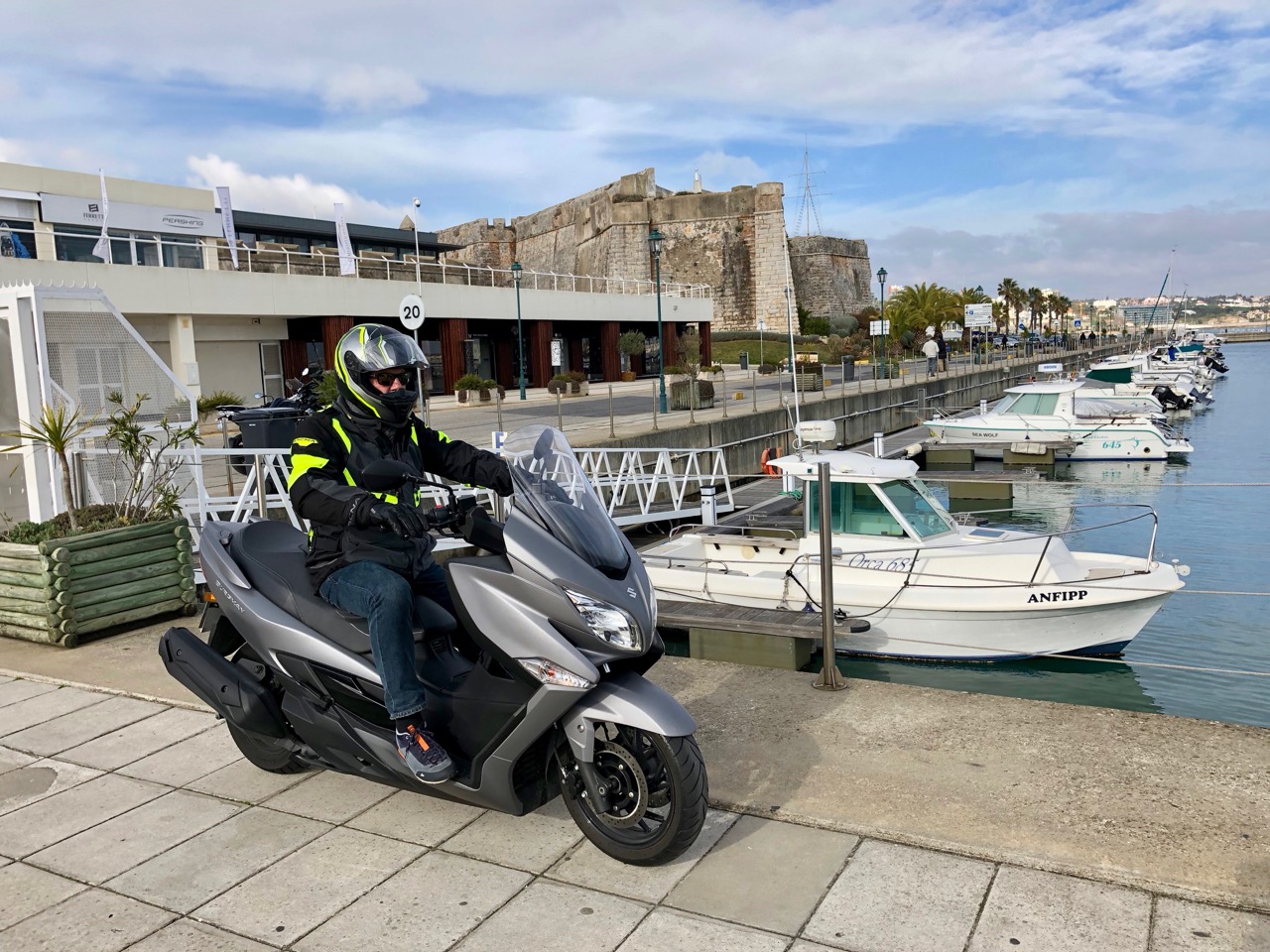 Ensaio Suzuki Burgman 400 – Verdadeira “Urban Queen” a reinar desde 1998