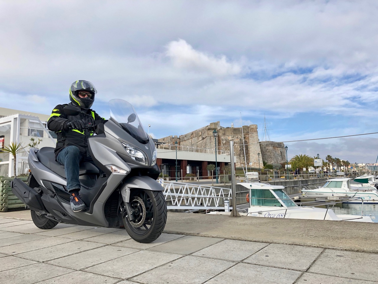 Ensaio Suzuki Burgman 400 – Verdadeira “Urban Queen” a reinar desde 1998