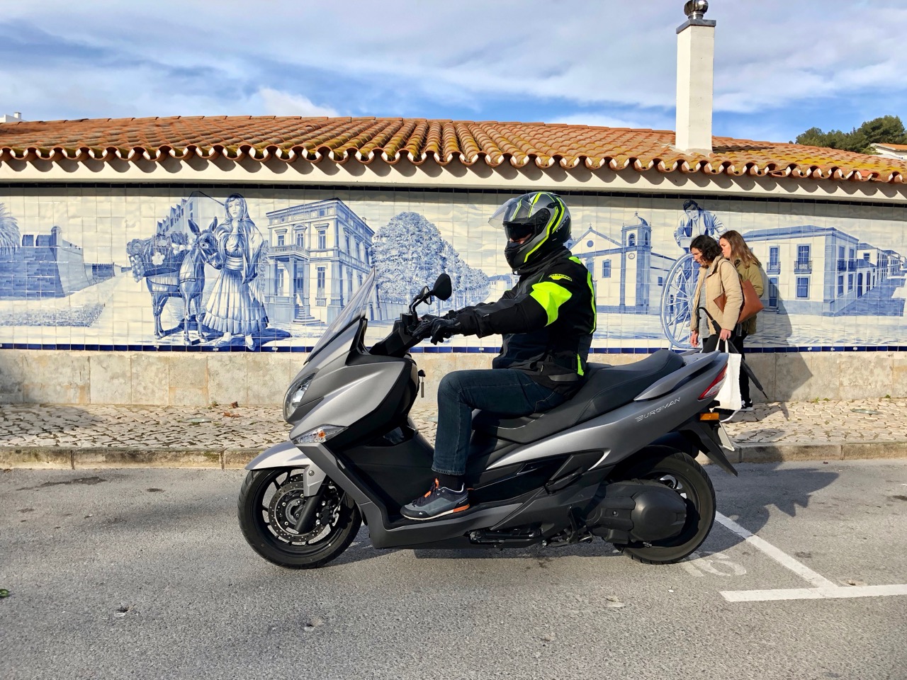 Ensaio Suzuki Burgman 400 – Verdadeira “Urban Queen” a reinar desde 1998