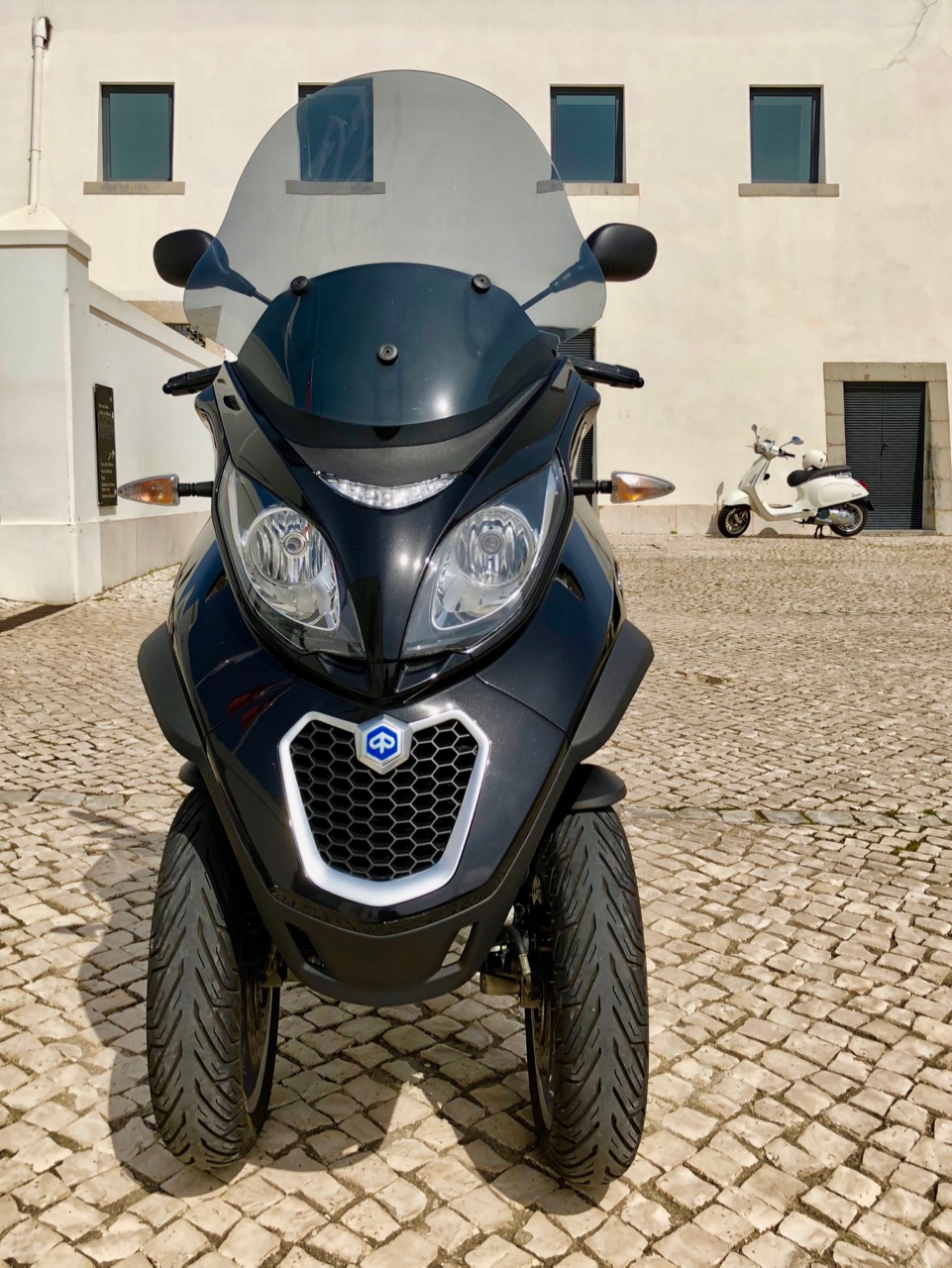 Ensaio PIAGGIO MP3/ 500 LT/ABS – Um “Cruzador” de 3 Rodas