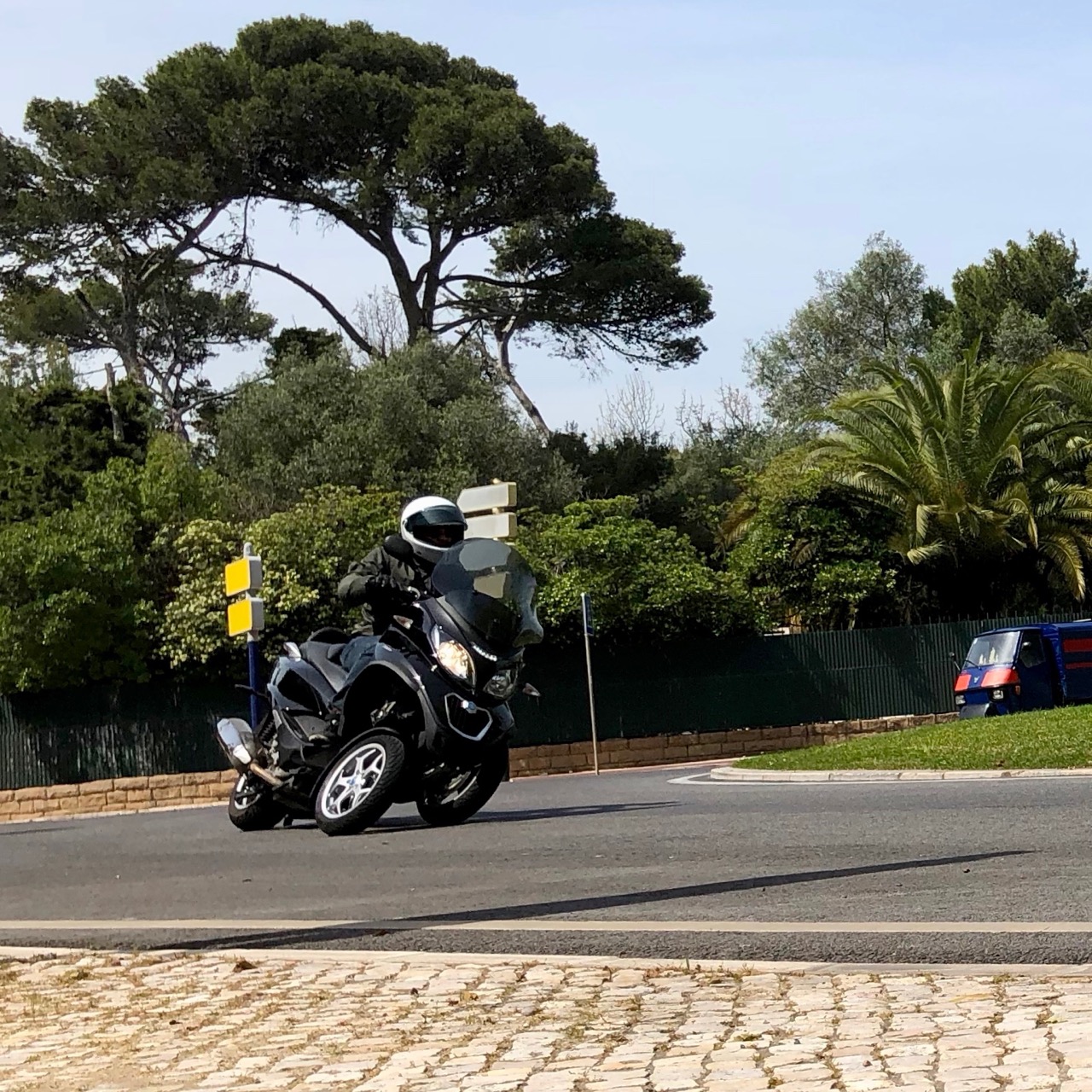 Ensaio PIAGGIO MP3/ 500 LT/ABS – Um “Cruzador” de 3 Rodas