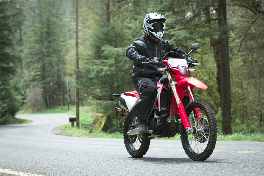 HONDA CRF450L – Uma Verdadeira “Dual Purpose”