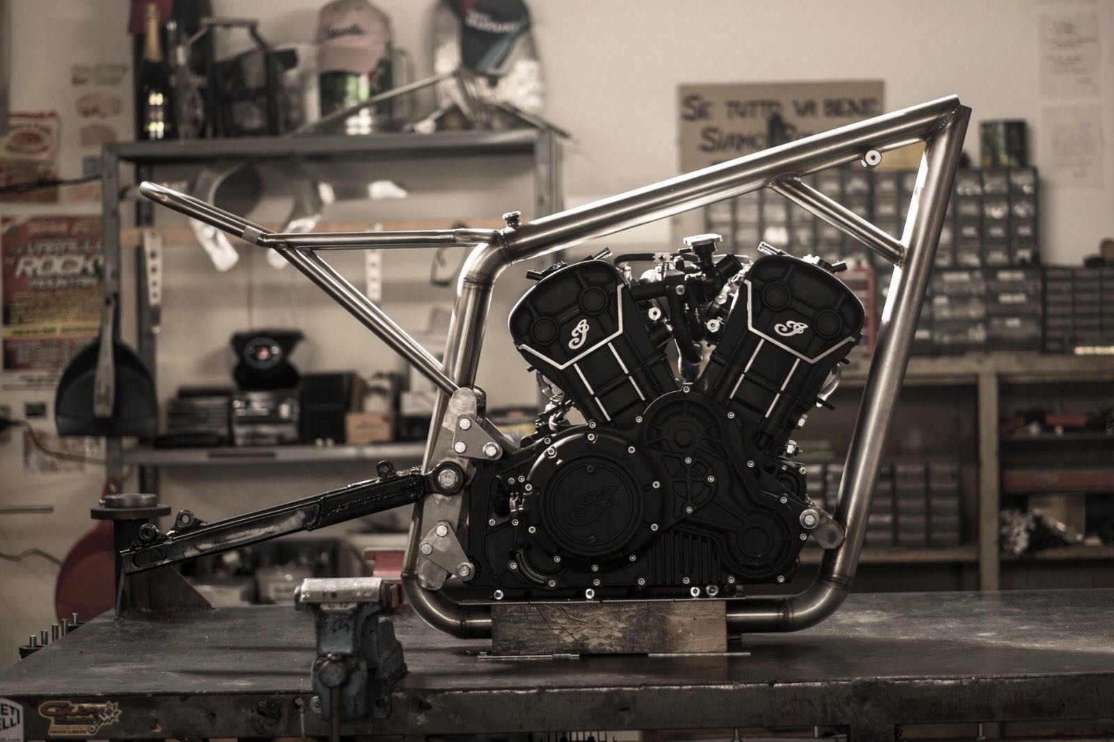 O Atelier Anvil Motociclette apresentou uma deslumbrante Flat Tacker no festival Wheels & Waves