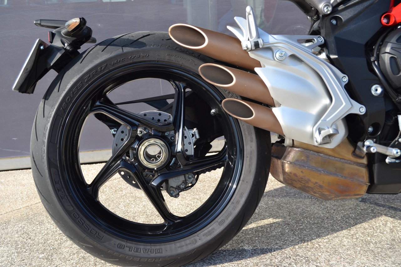 Ensaio MV Agusta Brutale 800 de 2018 – “the Screamer”