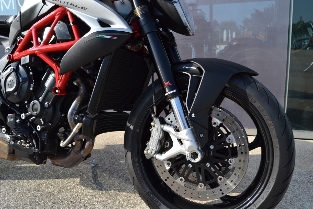 Ensaio MV Agusta Brutale 800 de 2018 – “the Screamer”