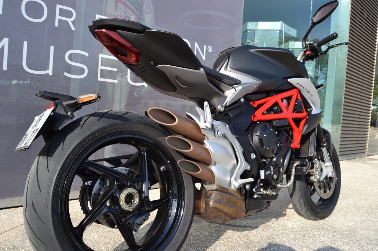 Ensaio MV Agusta Brutale 800 de 2018 – “the Screamer”