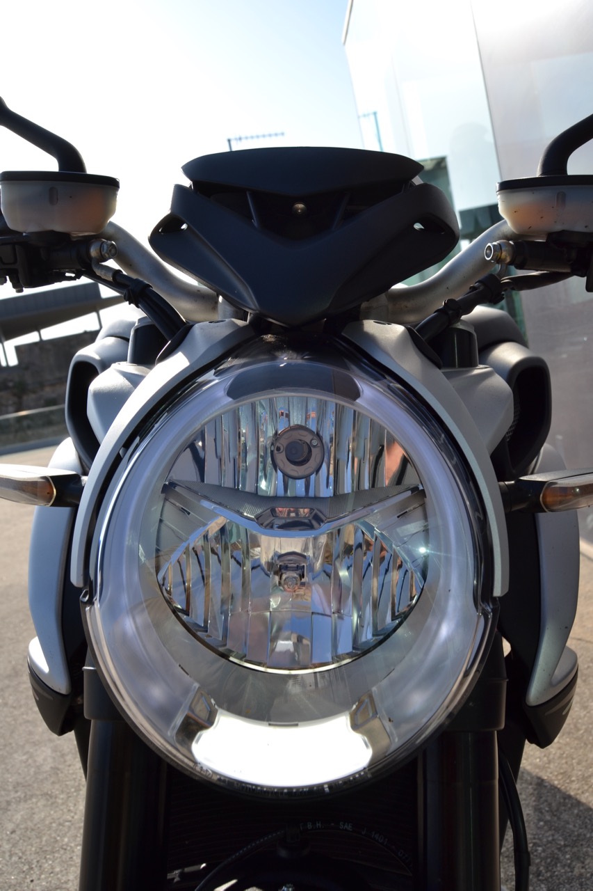 Ensaio MV Agusta Brutale 800 de 2018 – “the Screamer”
