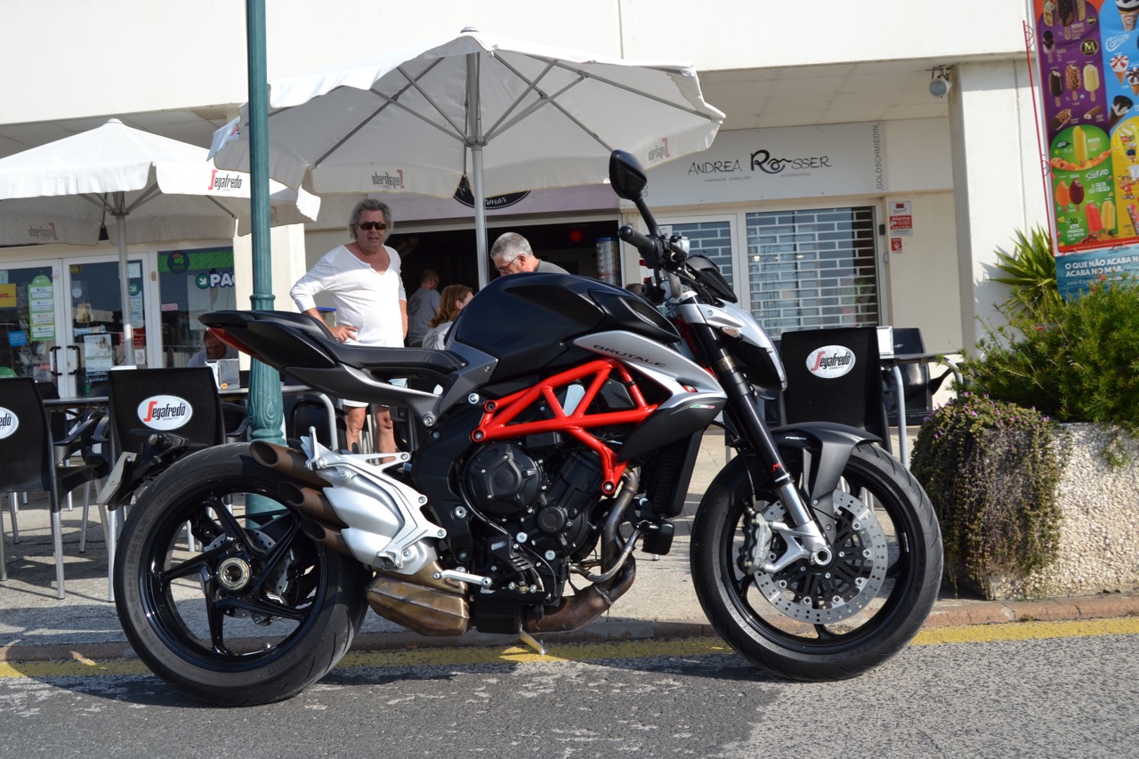 Ensaio MV Agusta Brutale 800 de 2018 – “the Screamer”