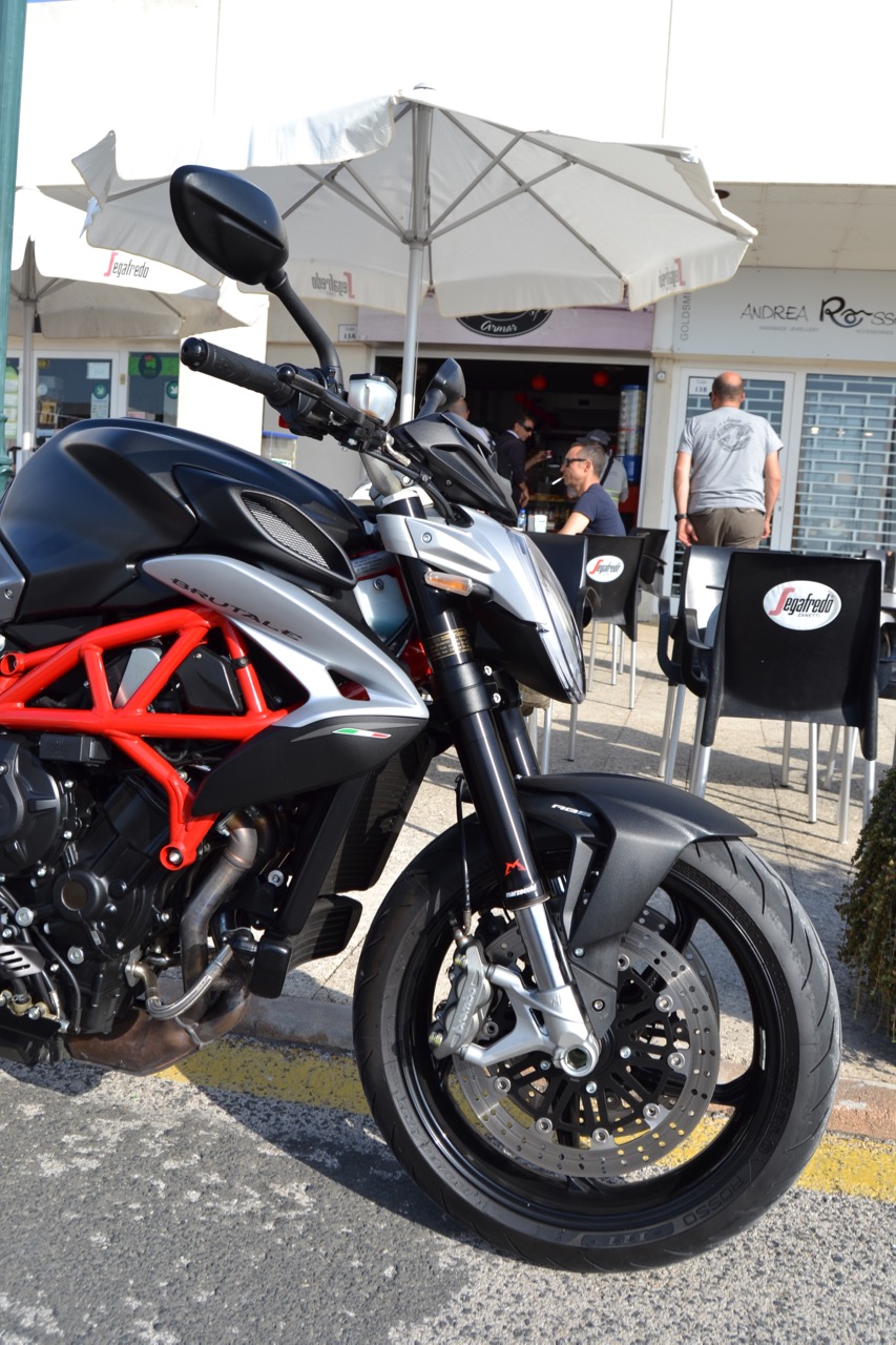 Ensaio MV Agusta Brutale 800 de 2018 – “the Screamer”